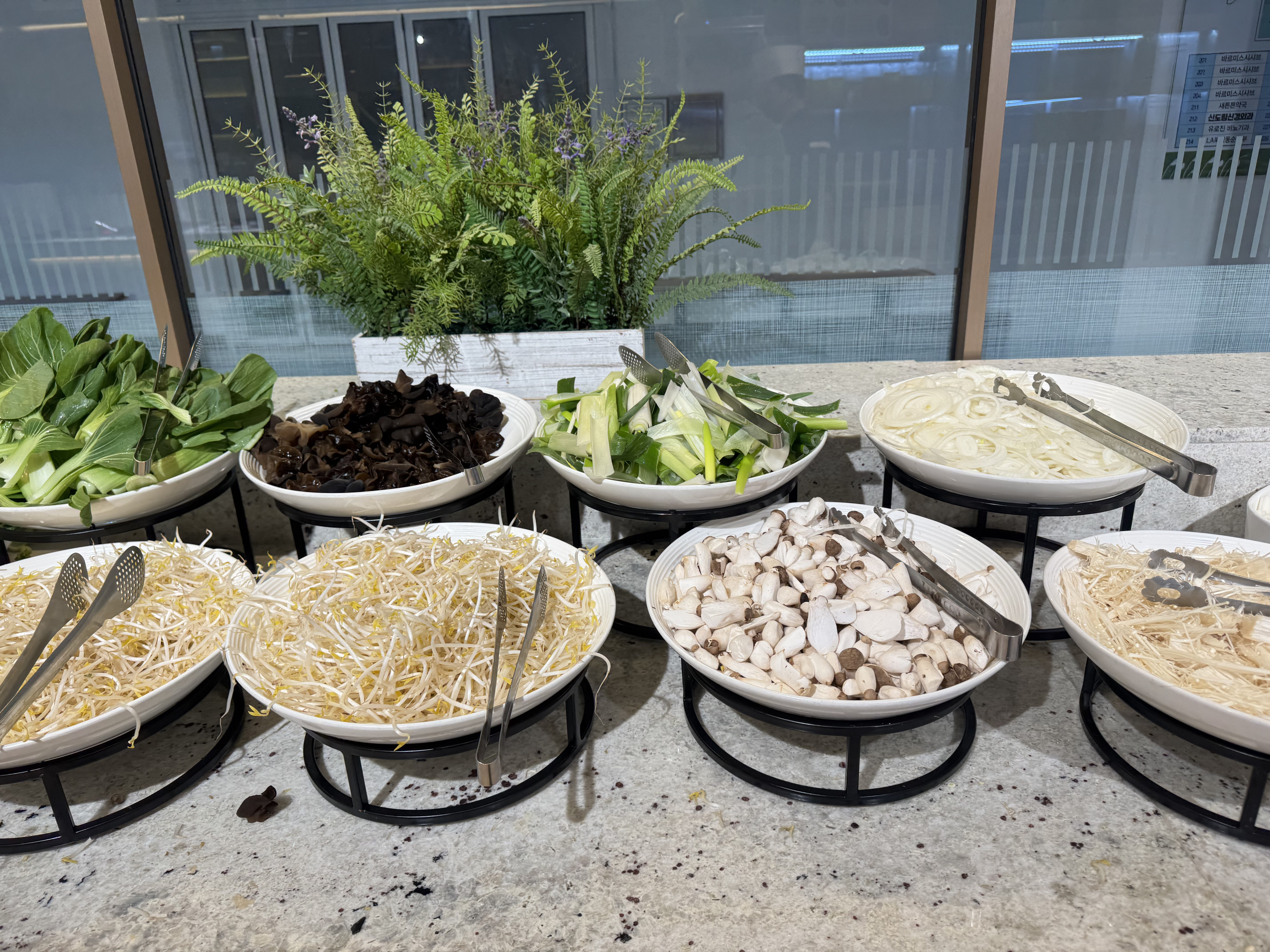 Shabu-shabu vegetables and mushrooms