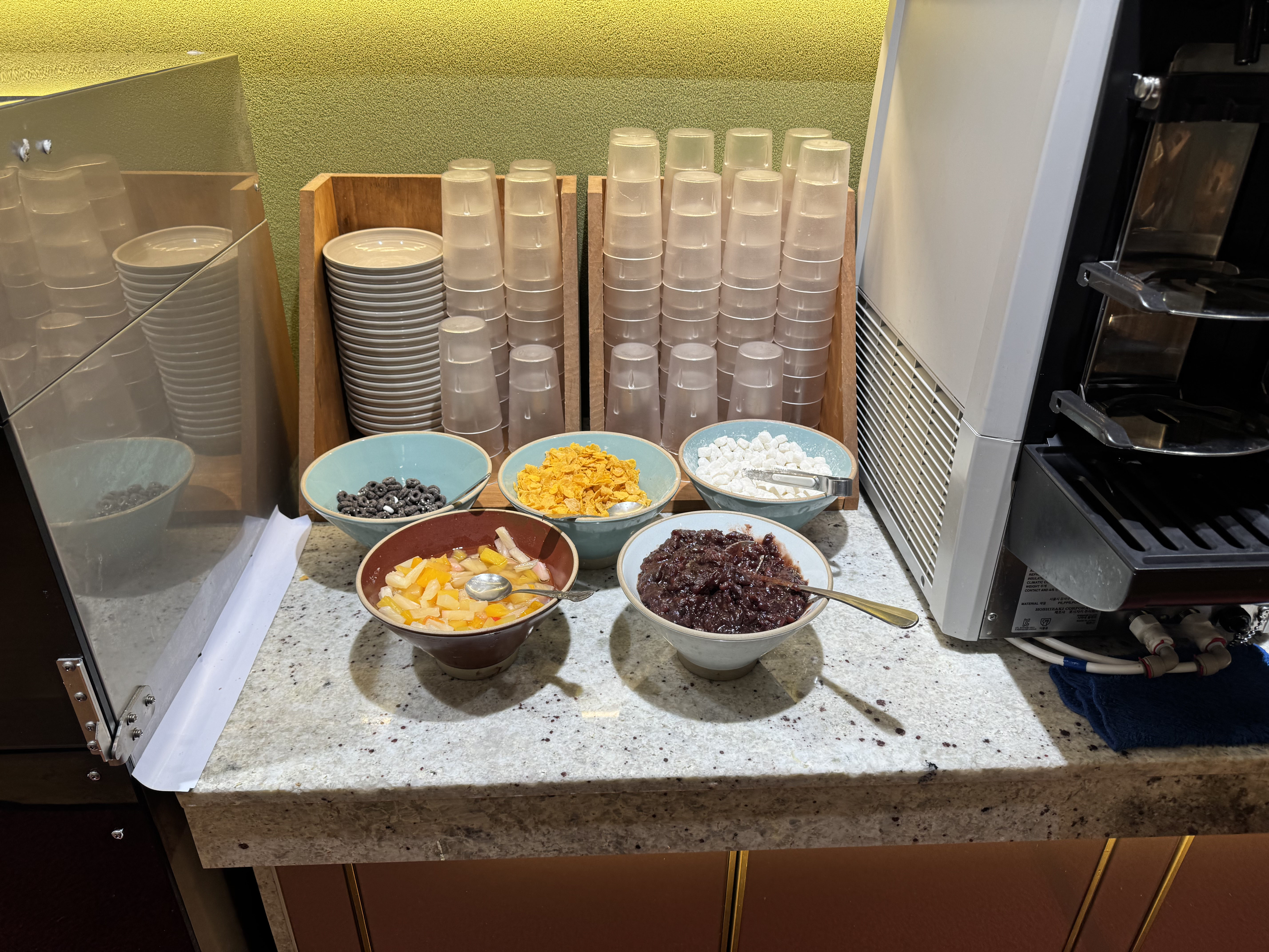 Types of ice cream toppings