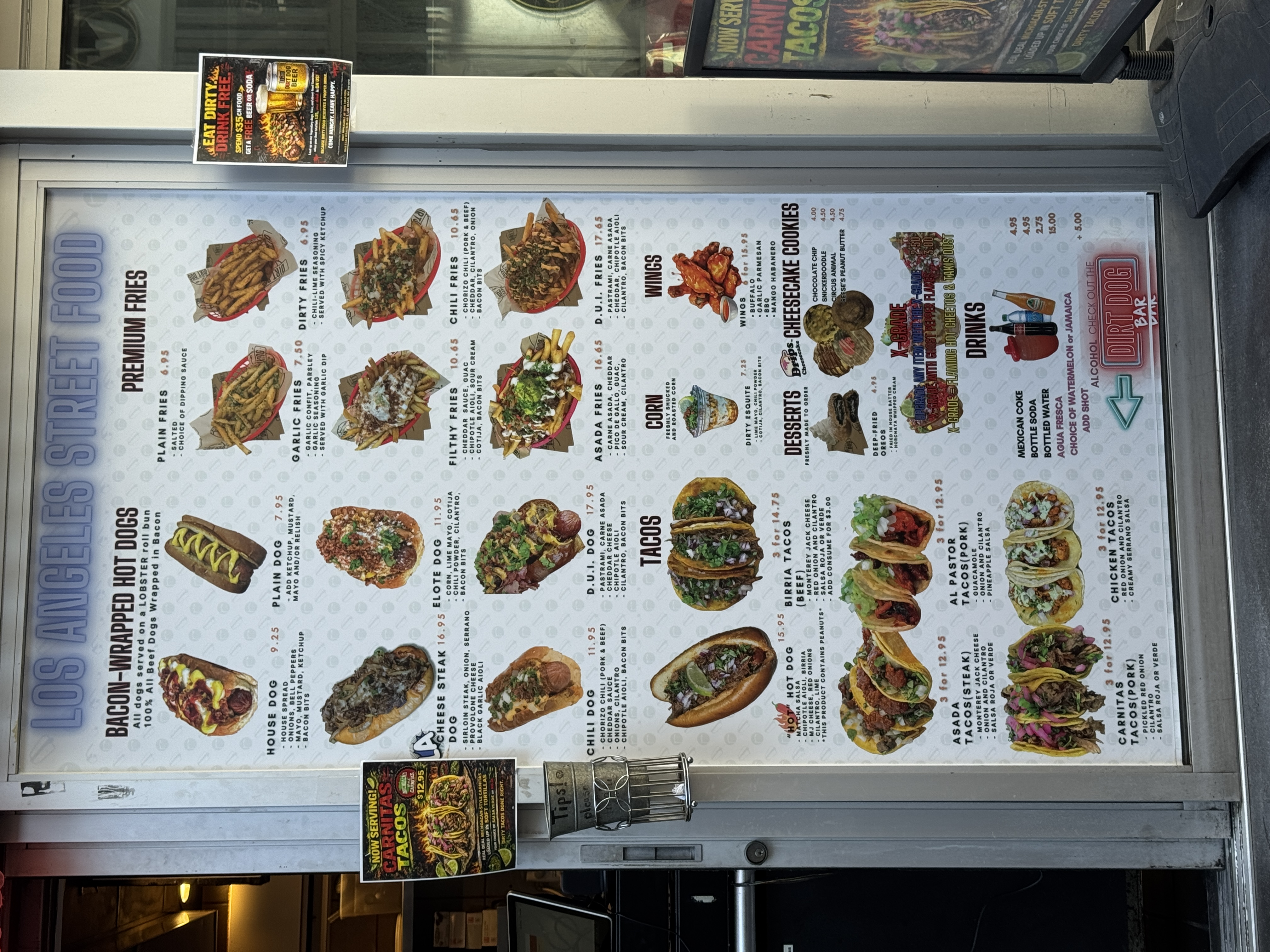 Dirt Dog 메뉴판 상세