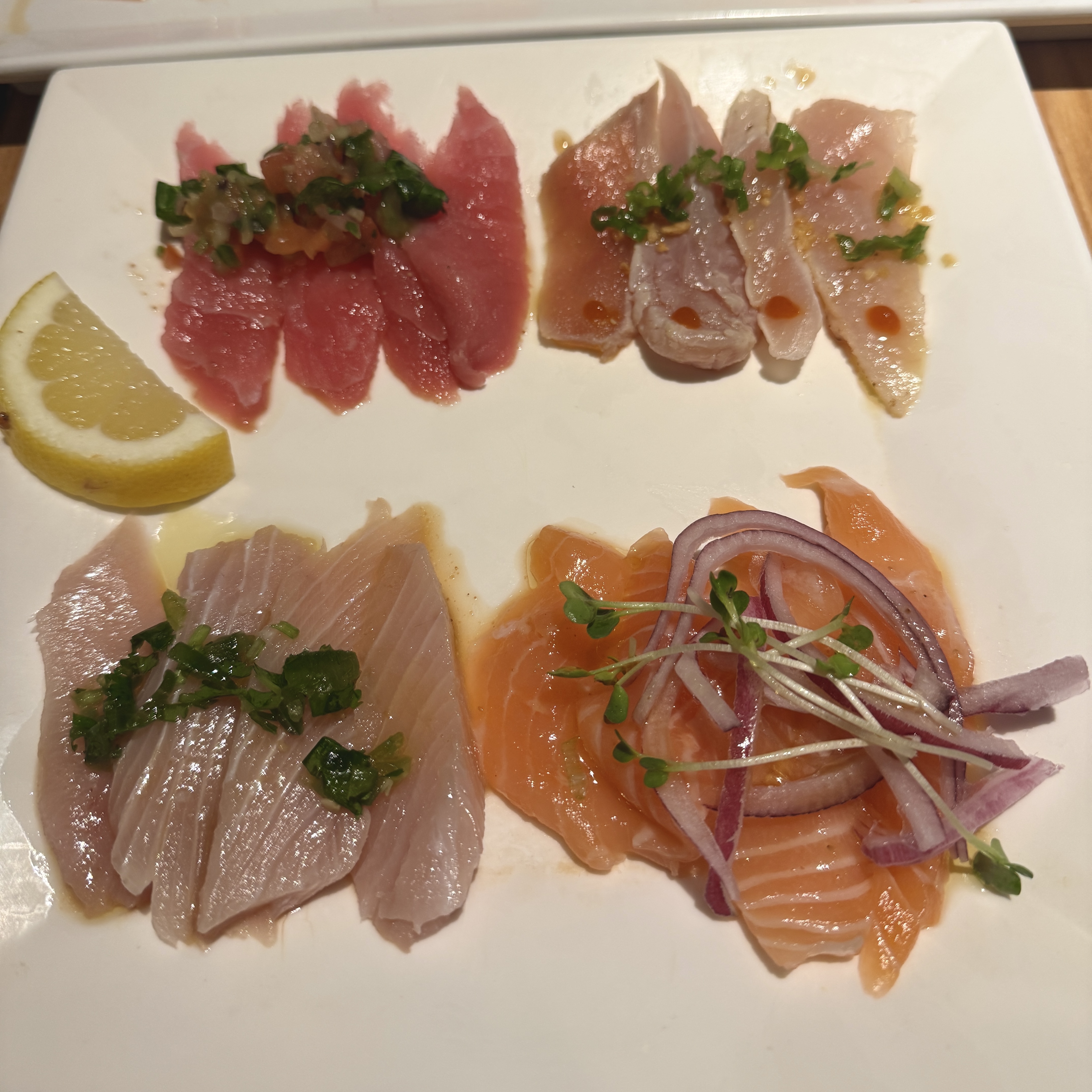 신선한 모듬 사시미 플레이트