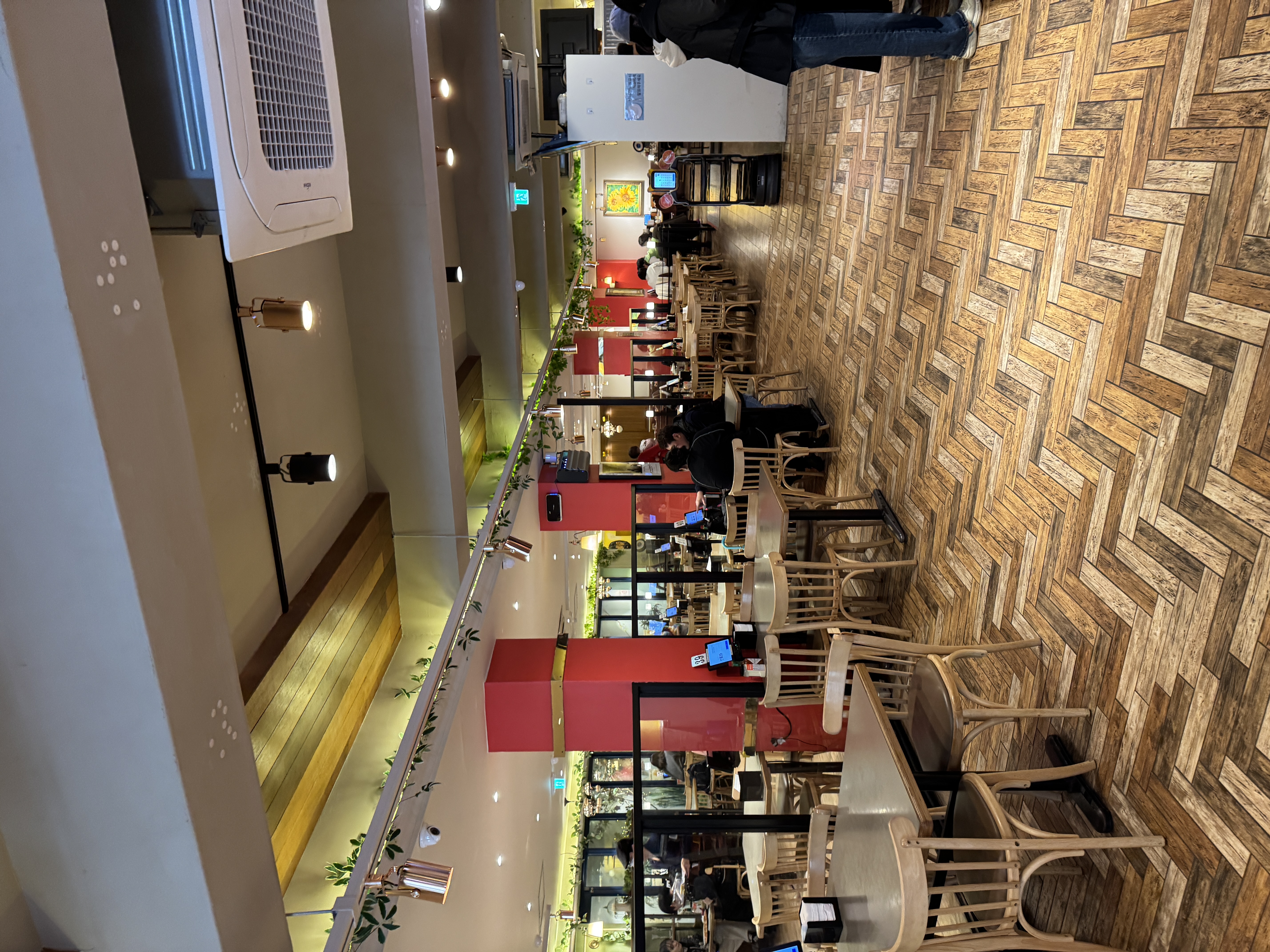 이재모피자 본점 넓은 홀