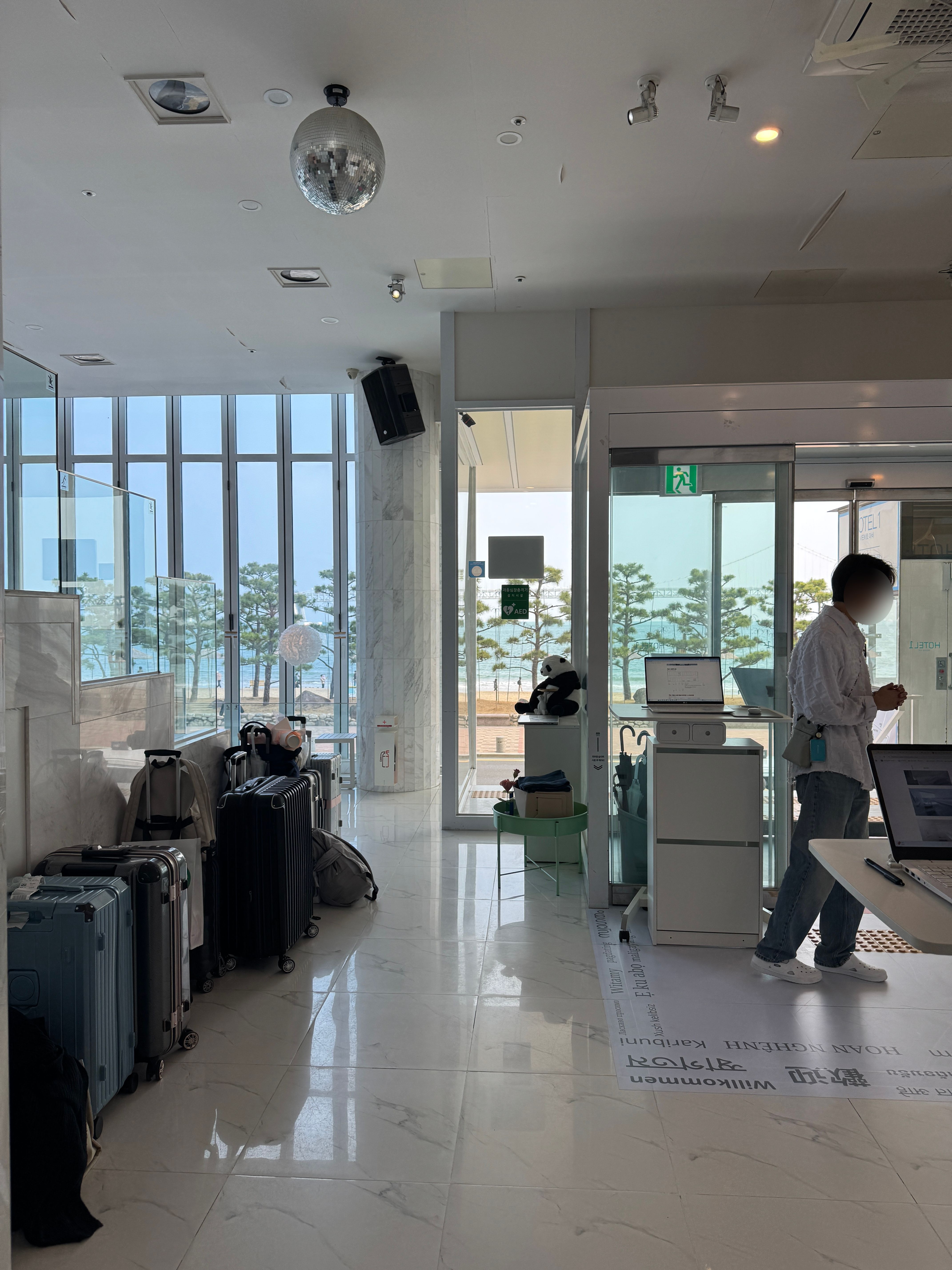 카페 별침대 내부 전경