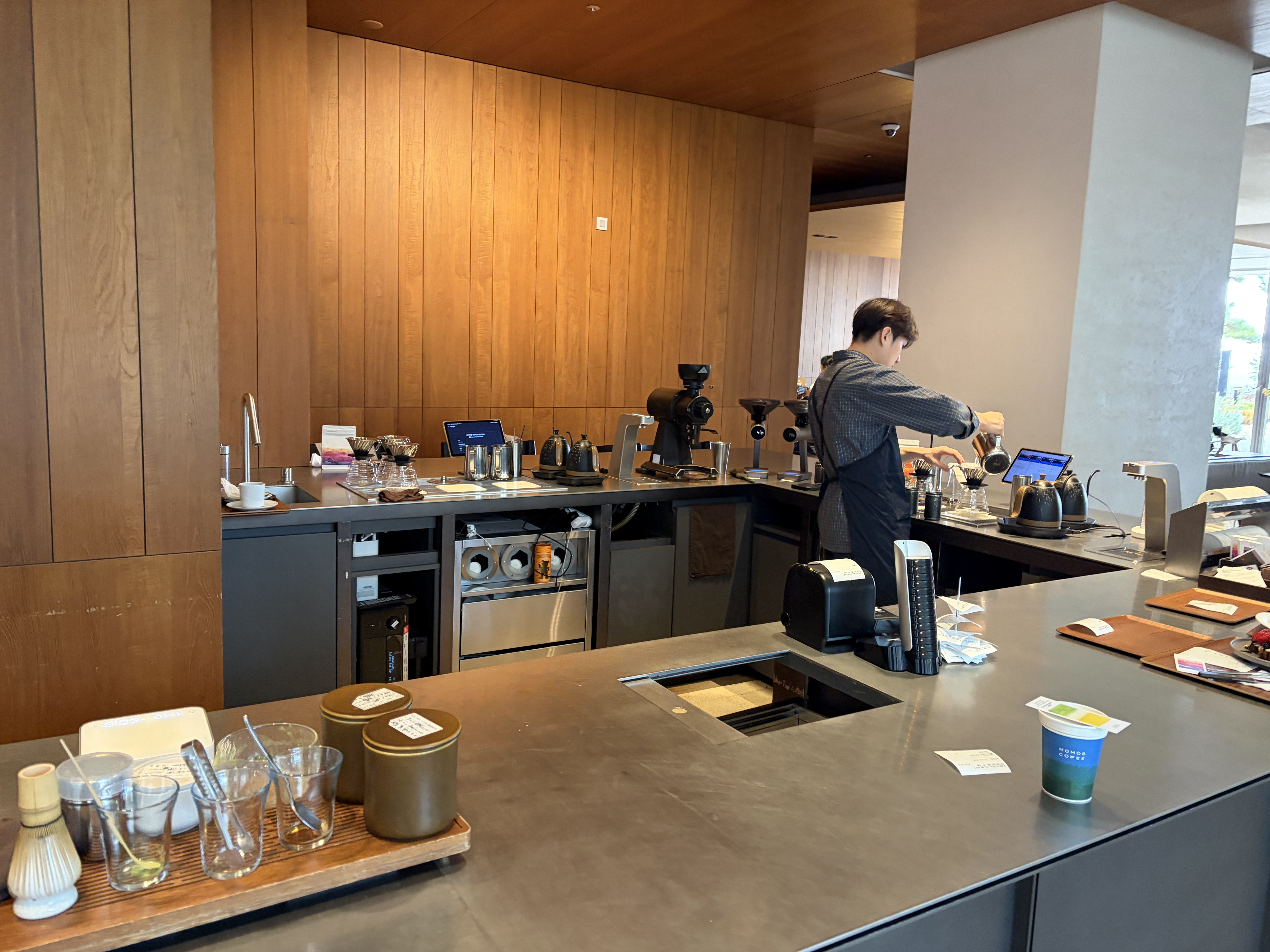 모모스커피 바리스타