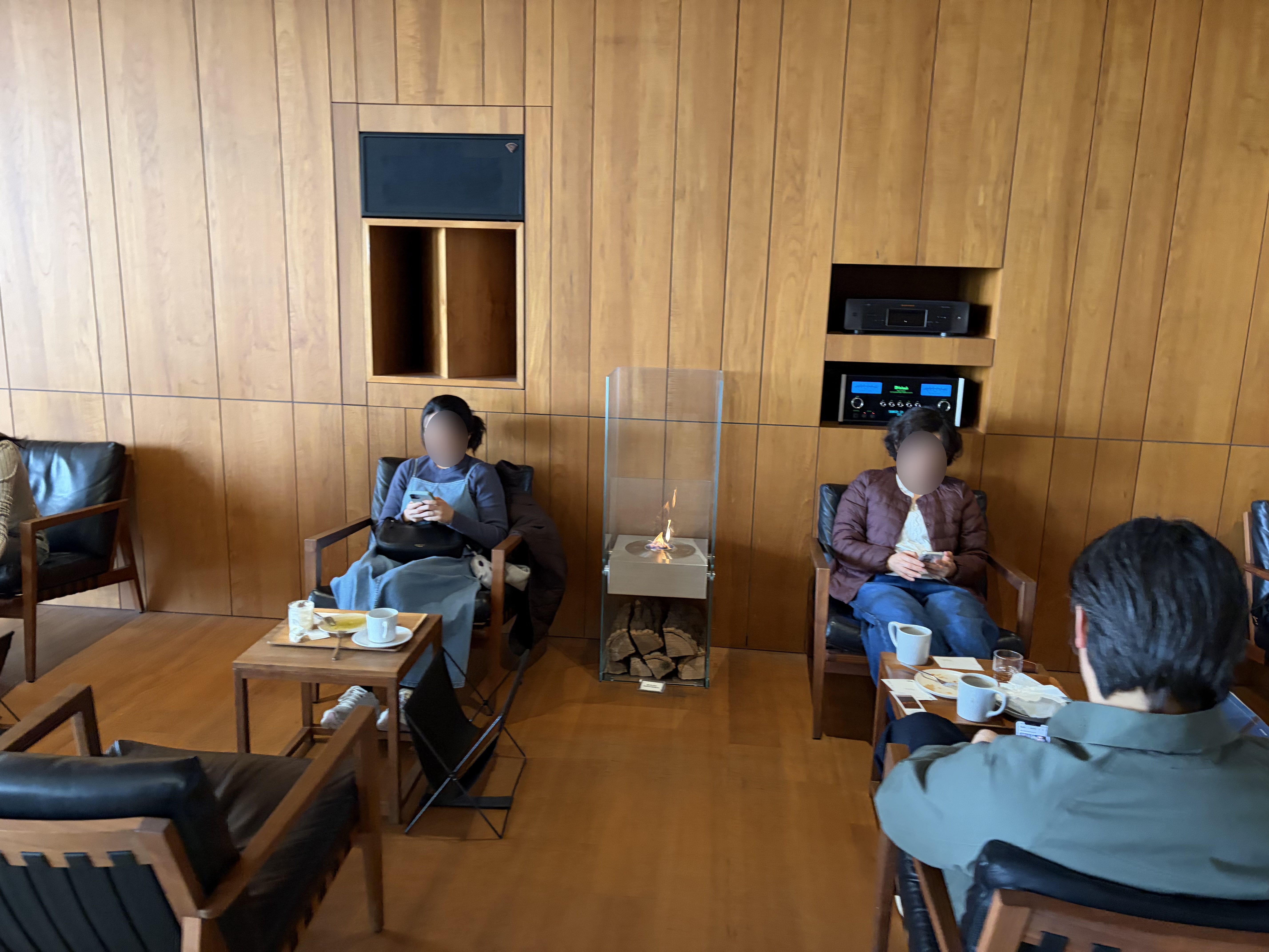 모모스커피 아늑한 좌석